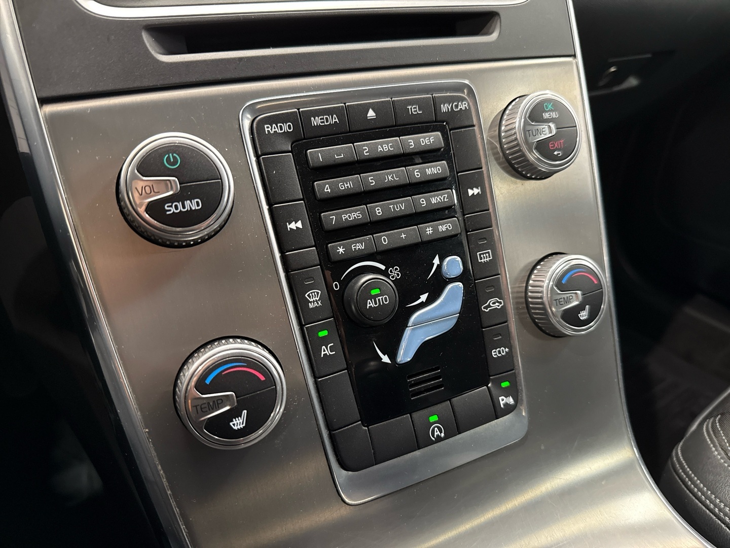 VOLVO V60 Cross Country 2016