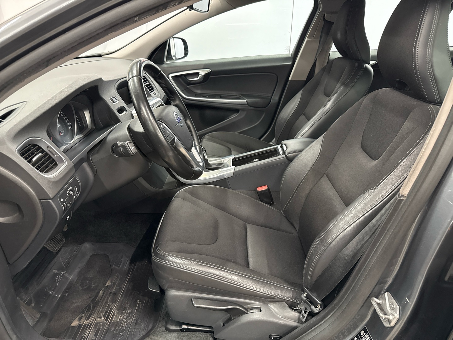 VOLVO V60 Cross Country 2016