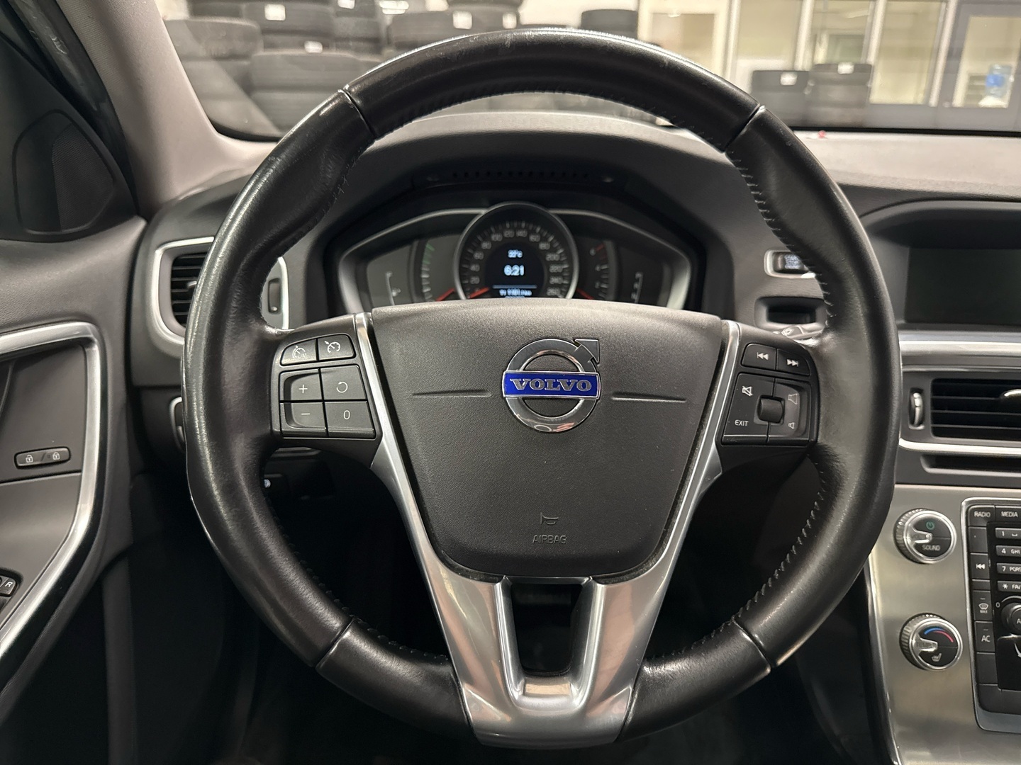 VOLVO V60 Cross Country 2016