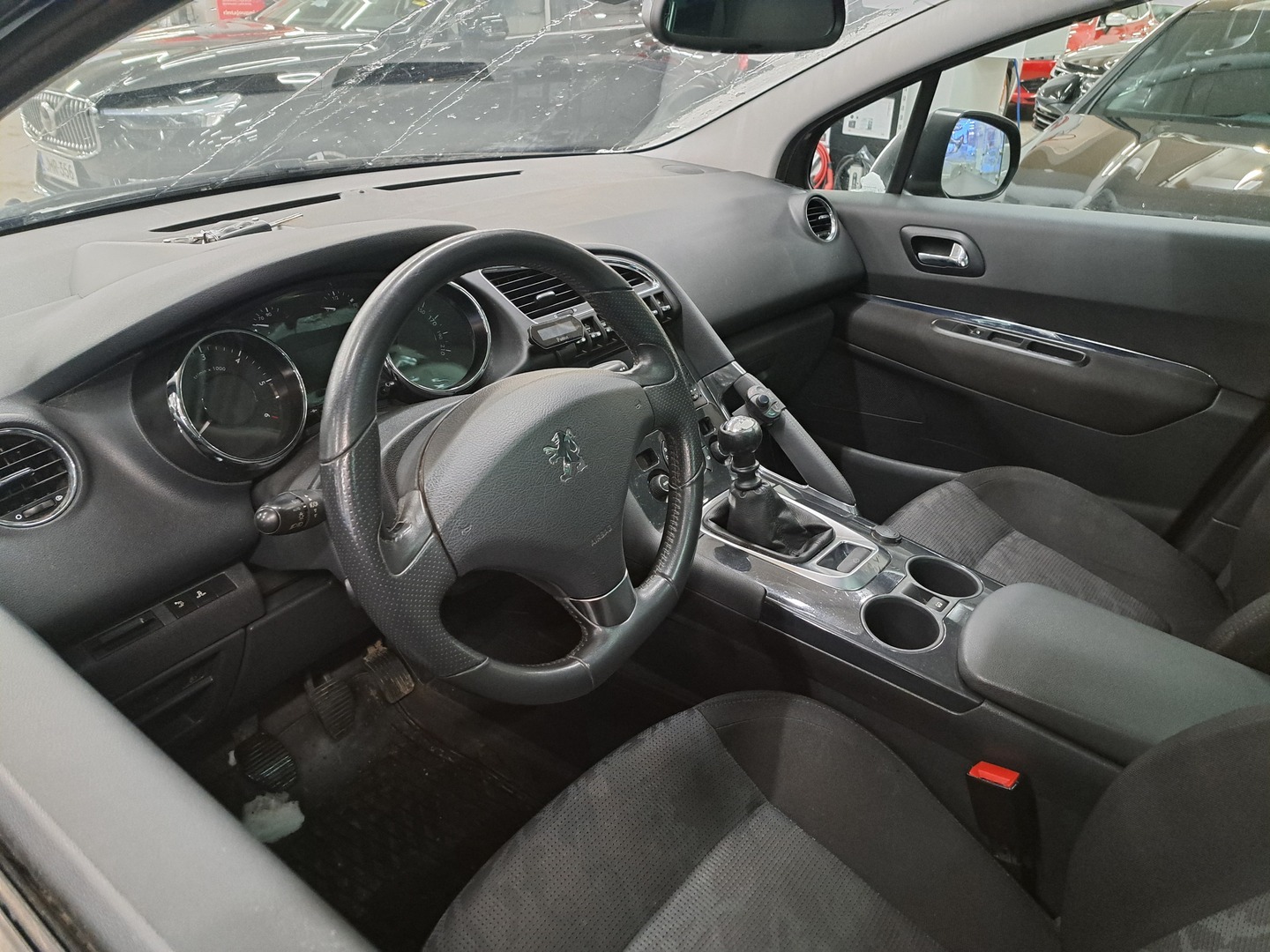PEUGEOT 3008 2011