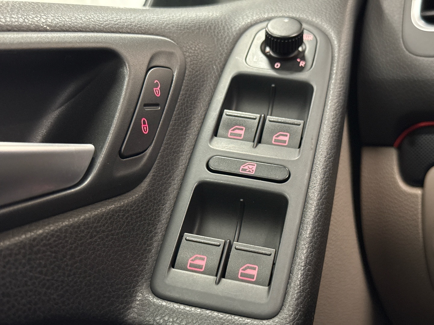 VOLKSWAGEN Golf 2012