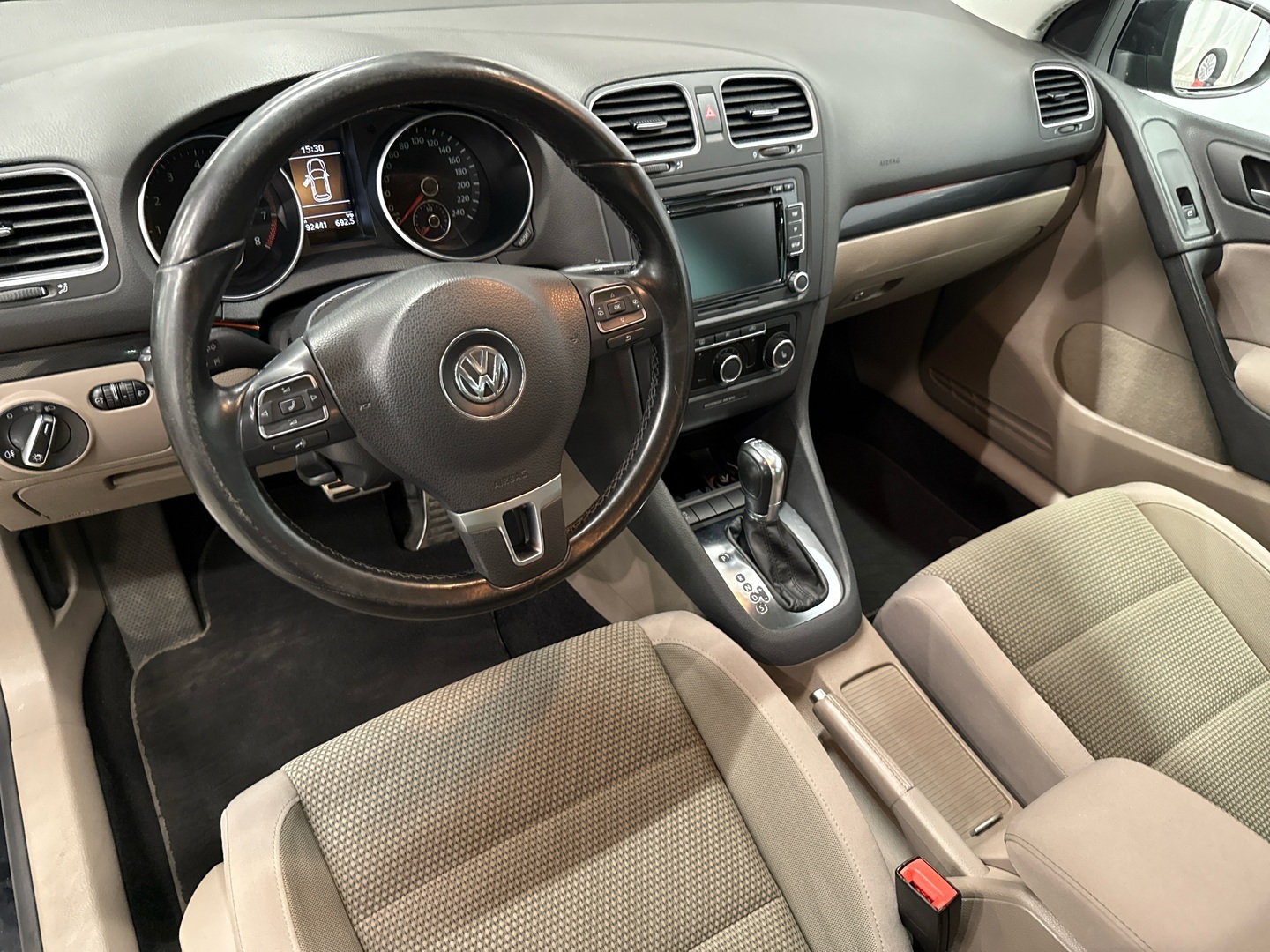 VOLKSWAGEN Golf 2012