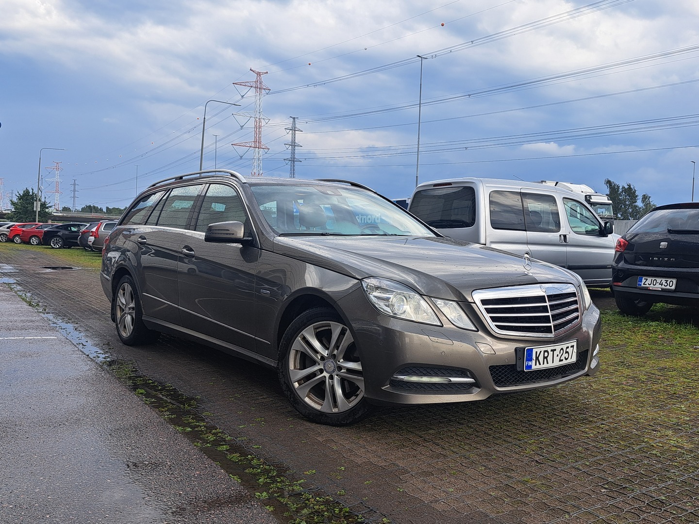 MERCEDES-BENZ E 2012