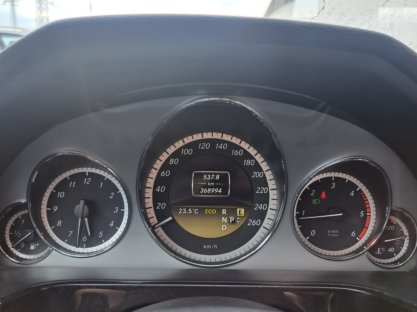 MERCEDES-BENZ E 2012