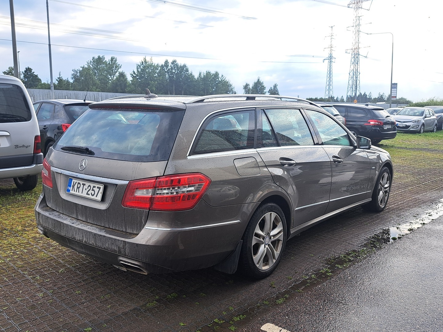 MERCEDES-BENZ E 2012