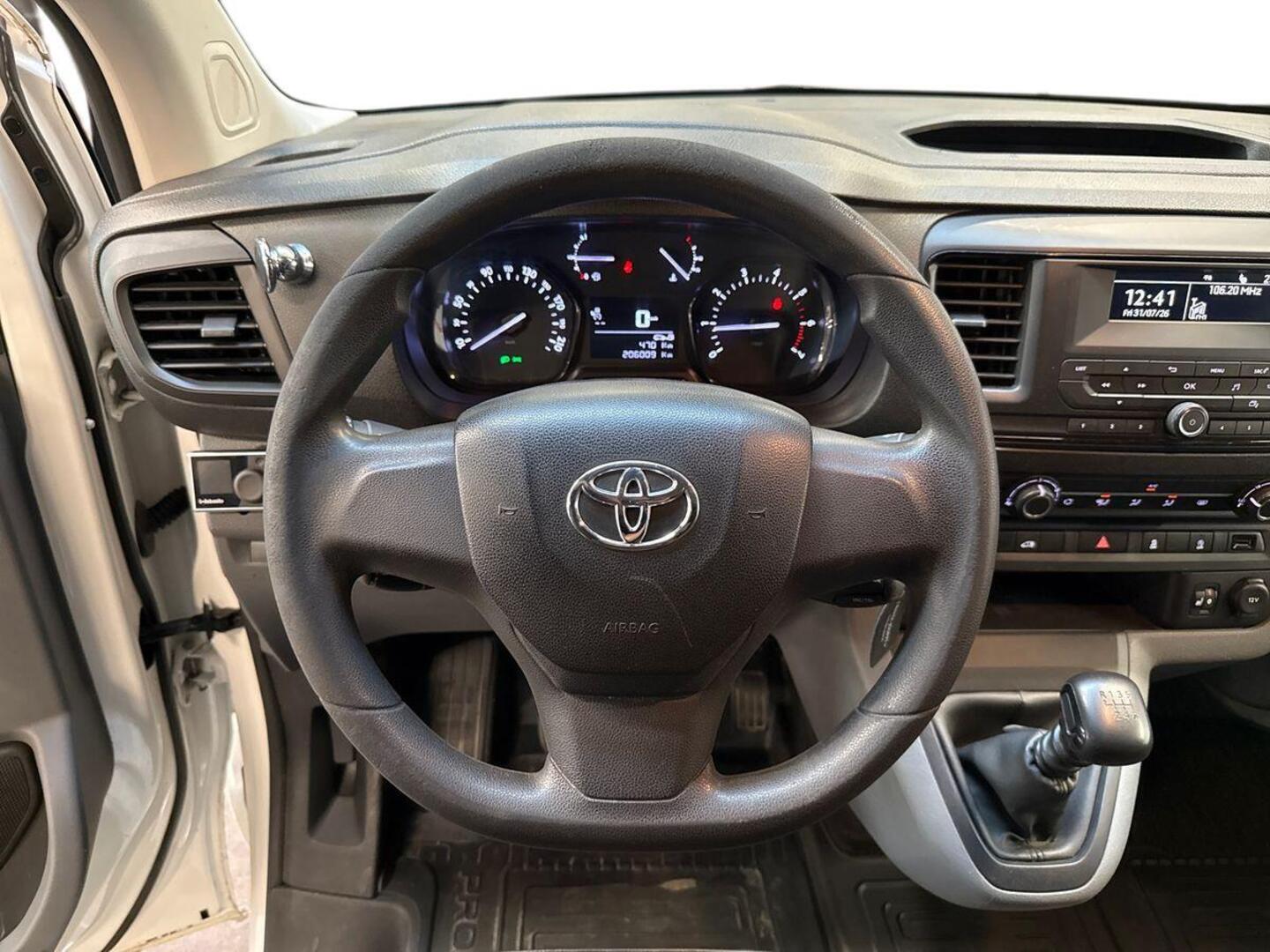 TOYOTA Proace 2017