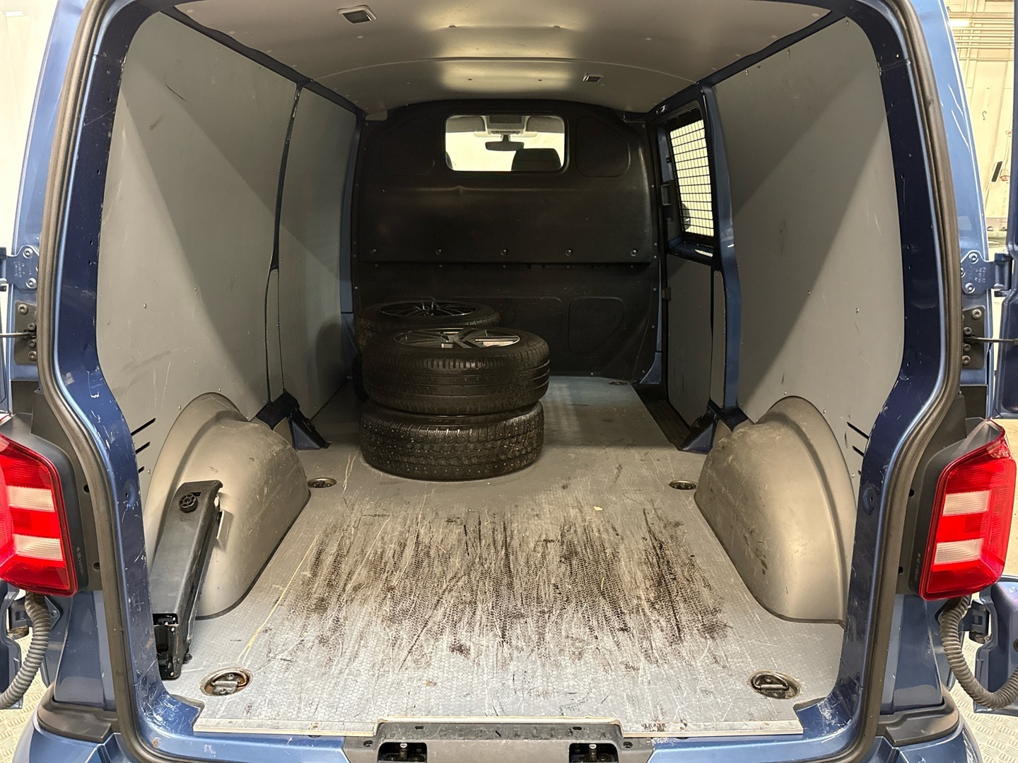 VOLKSWAGEN Transporter 2017