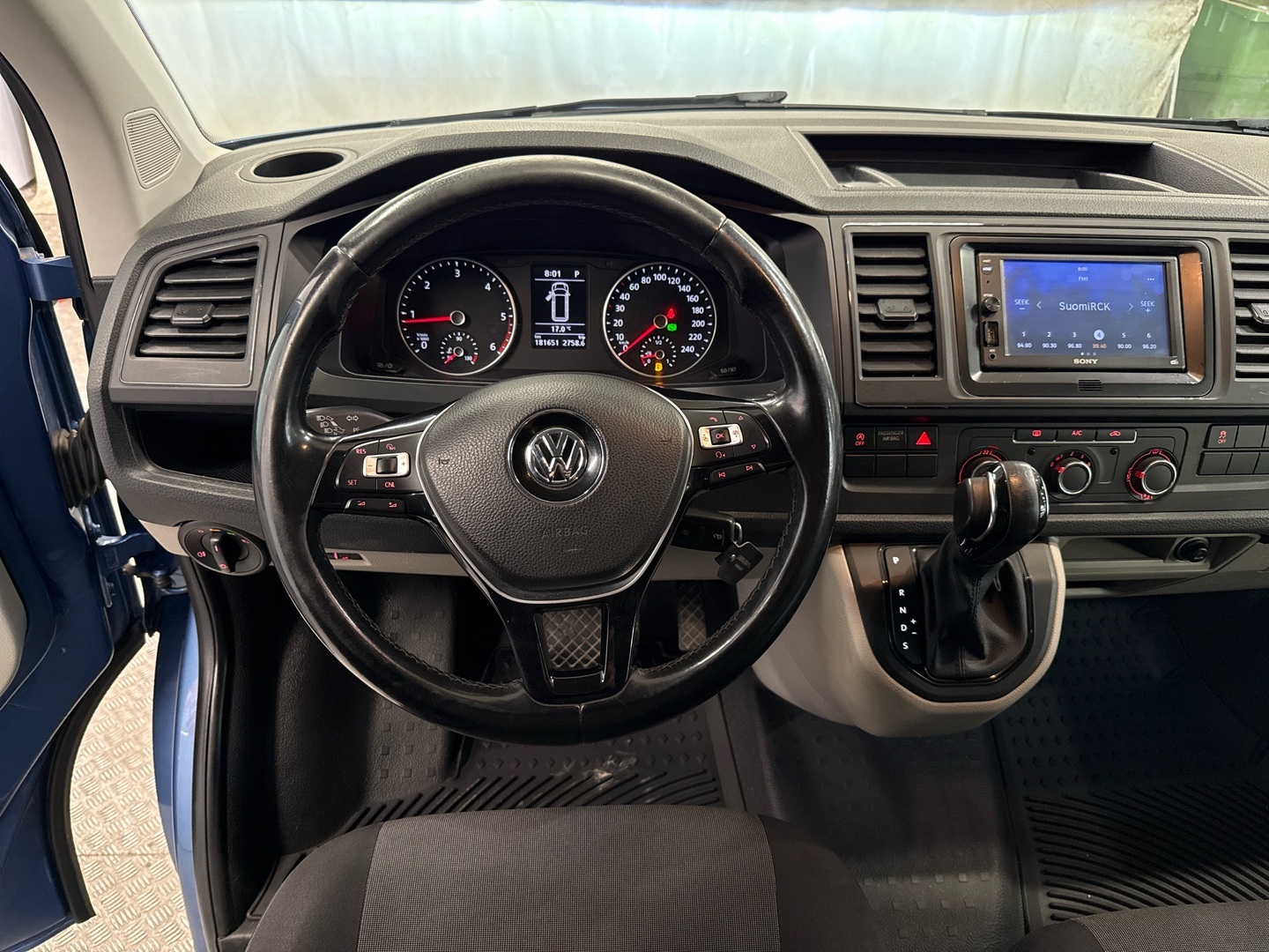 VOLKSWAGEN Transporter 2017