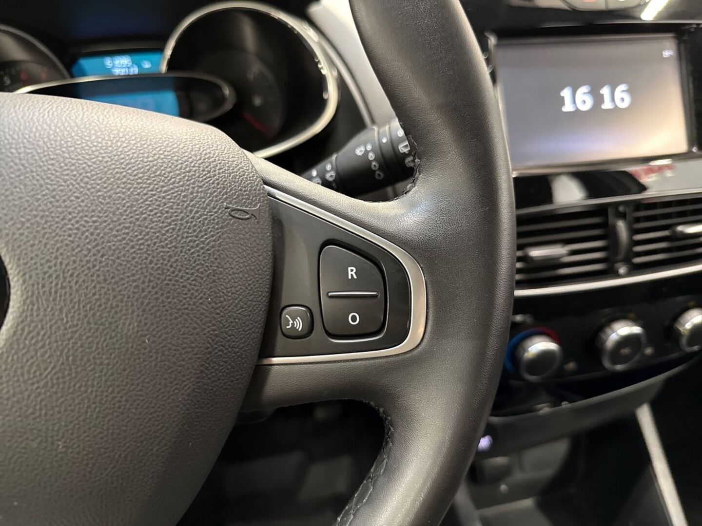 RENAULT Clio 2018