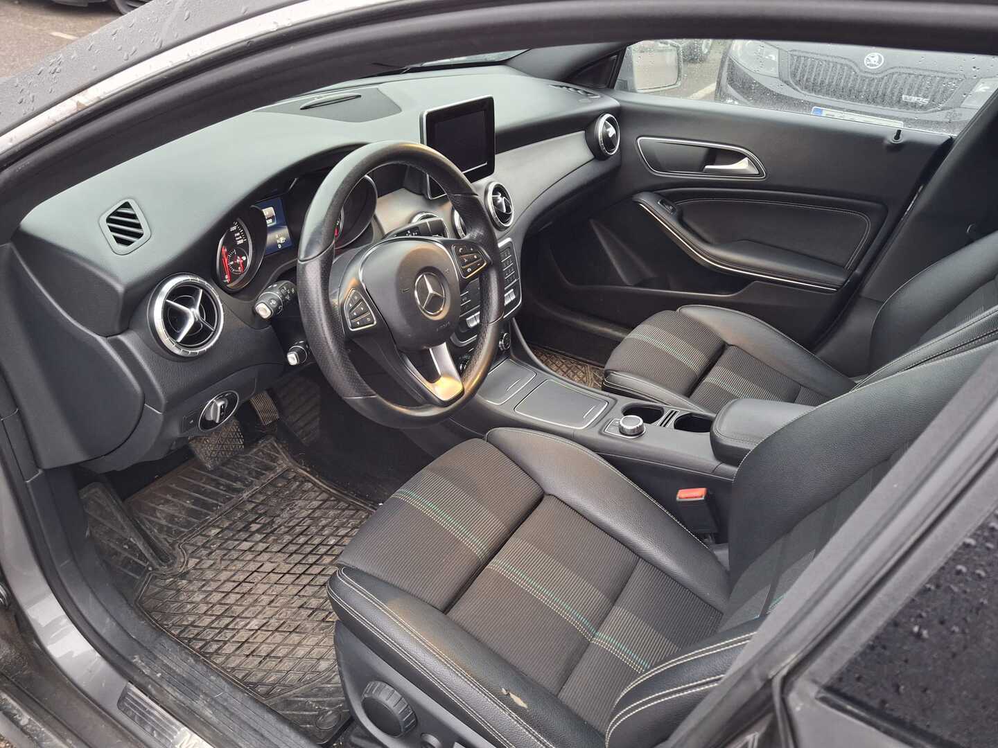 MERCEDES-BENZ CLA 2017