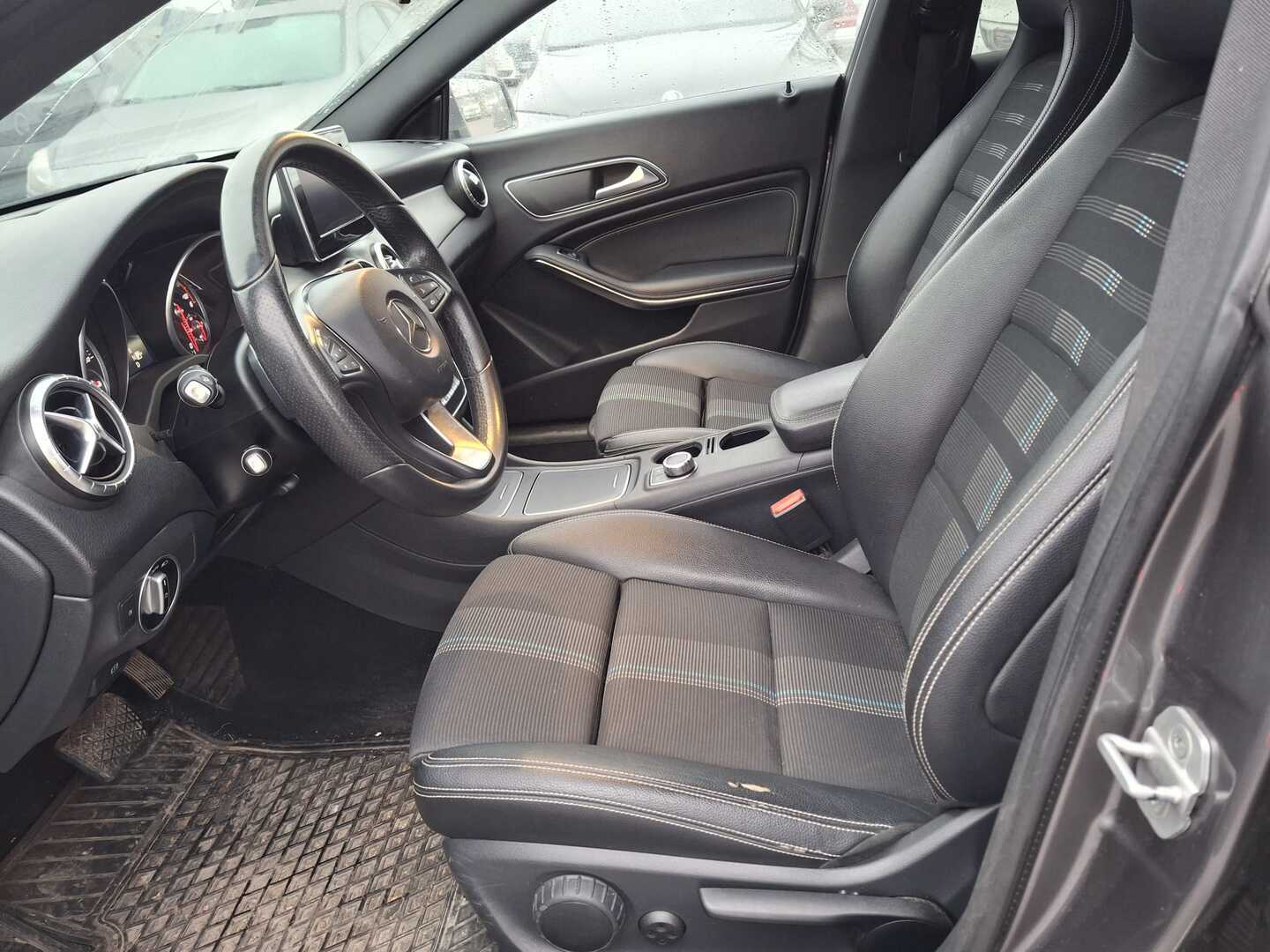 MERCEDES-BENZ CLA 2017