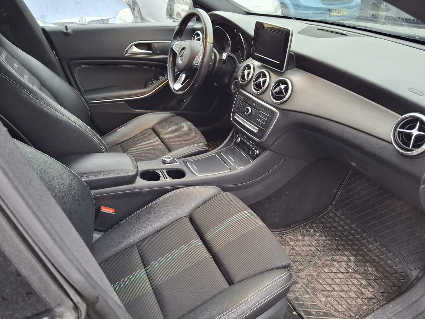 MERCEDES-BENZ CLA 2017