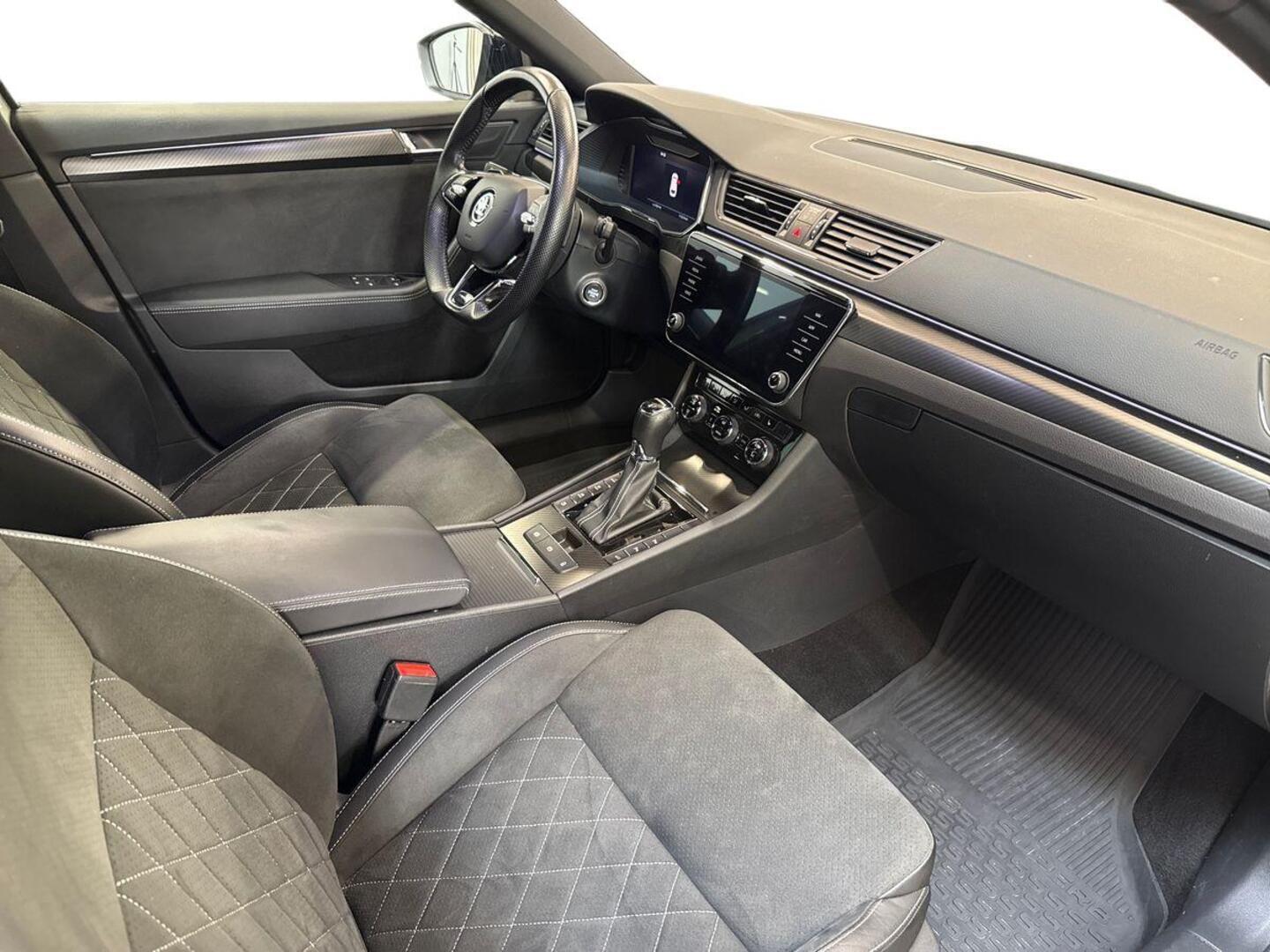 SKODA Superb 2023