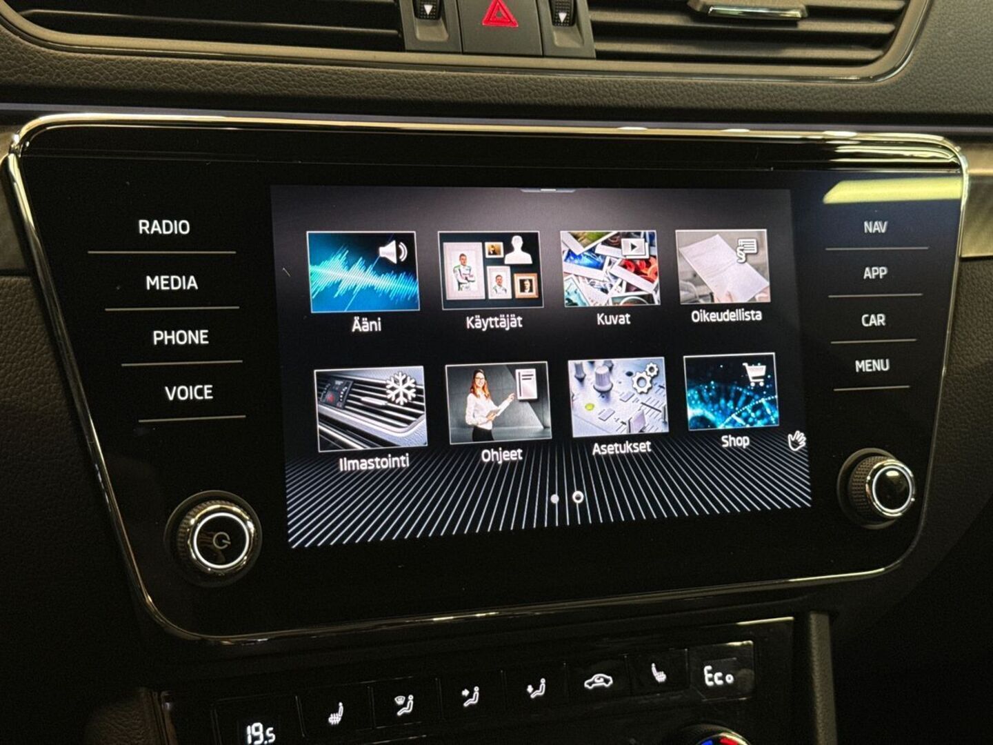 SKODA Superb 2023
