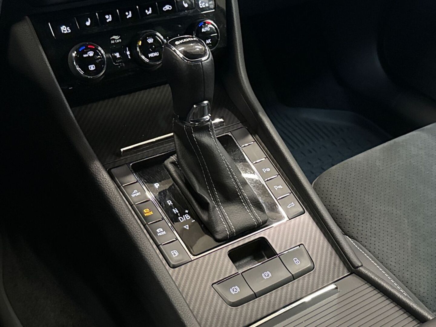 SKODA Superb 2023
