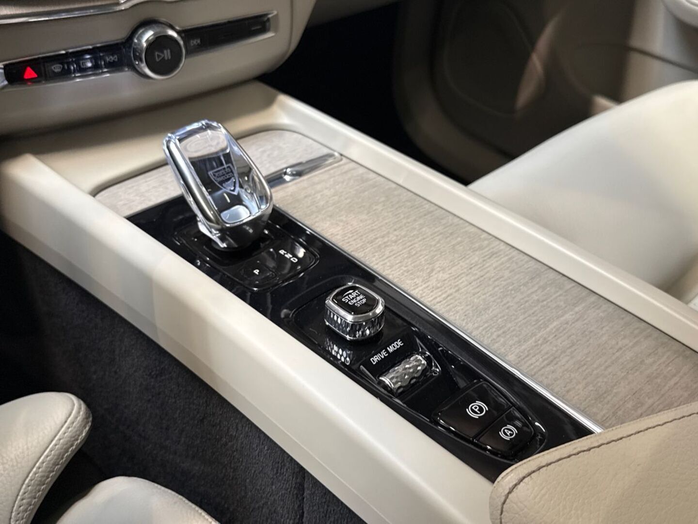 VOLVO XC60 2021