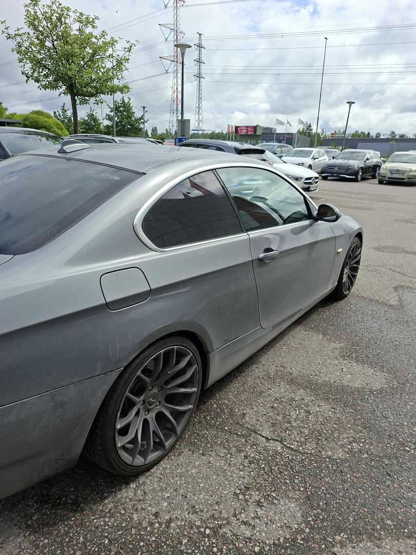 BMW 330 2007