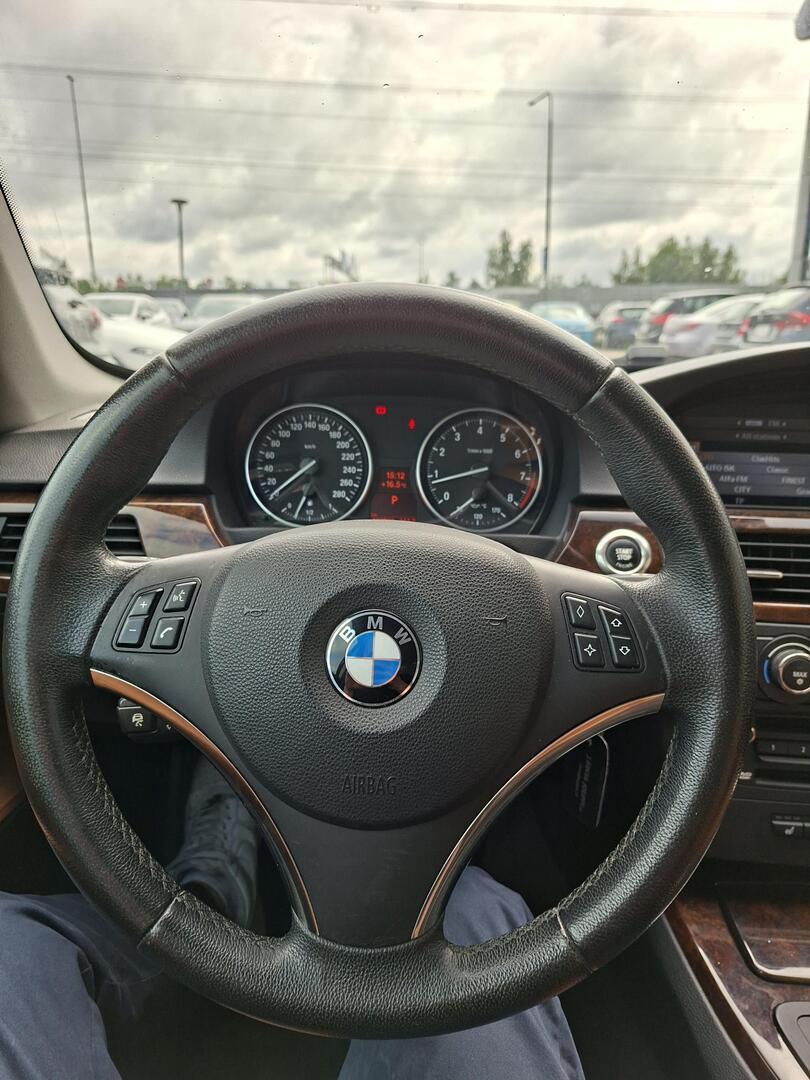 BMW 330 2007