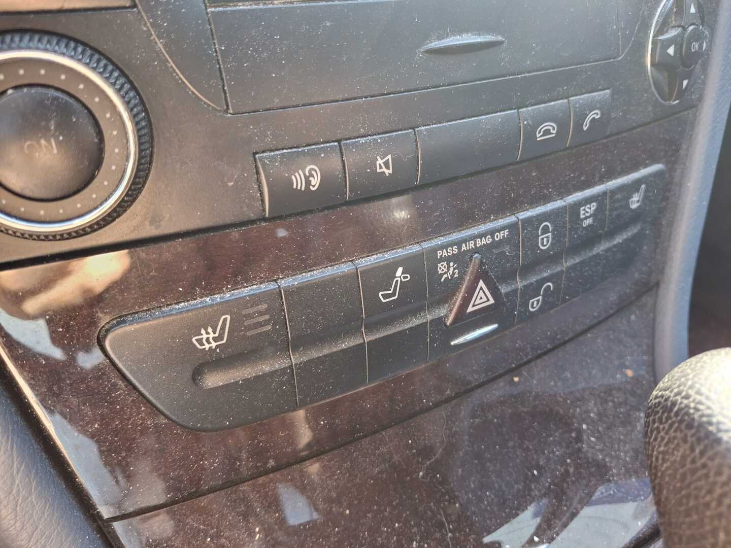 MERCEDES-BENZ E 2004