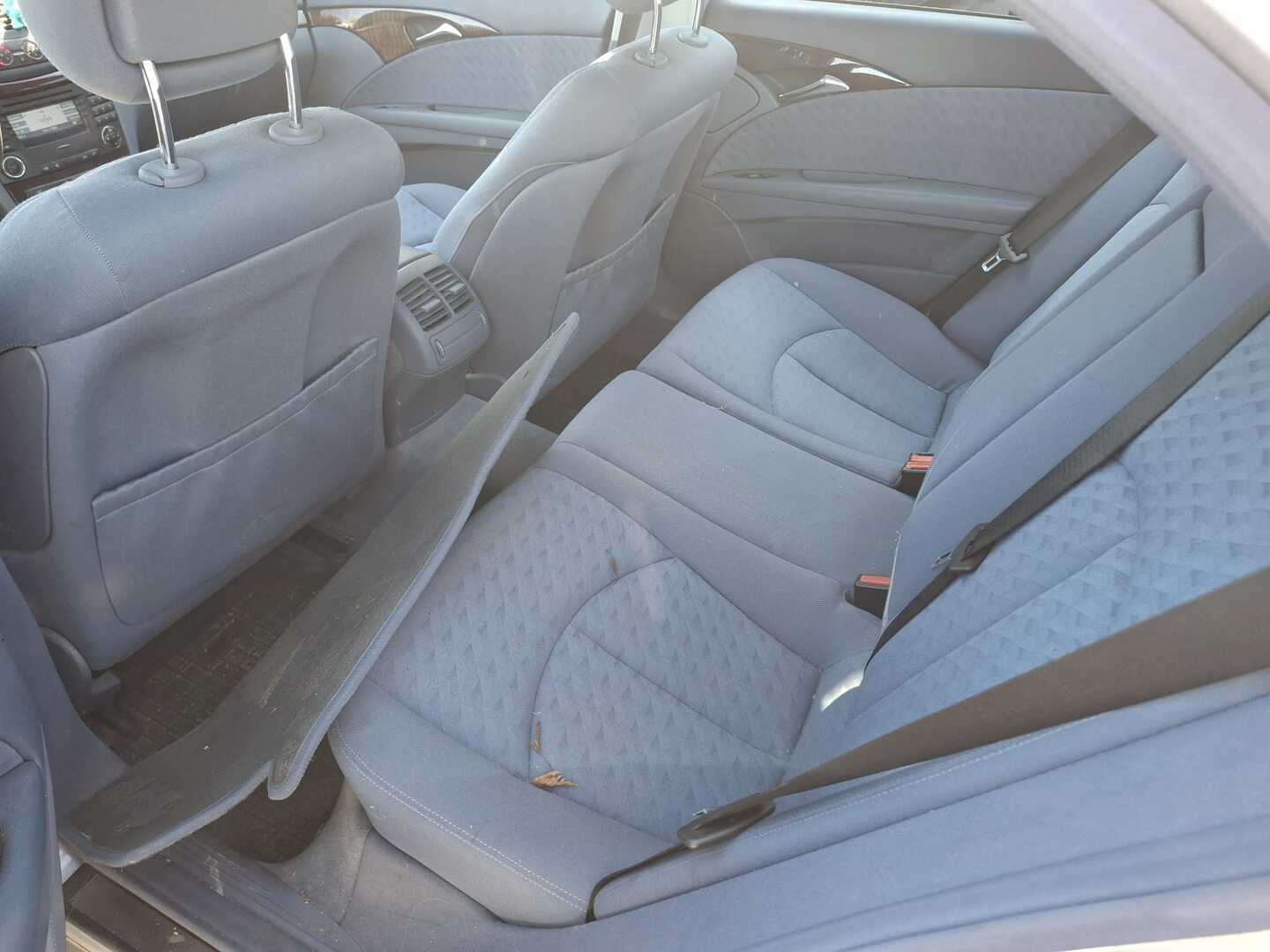 MERCEDES-BENZ E 2004