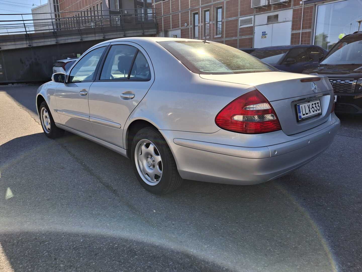MERCEDES-BENZ E 2004