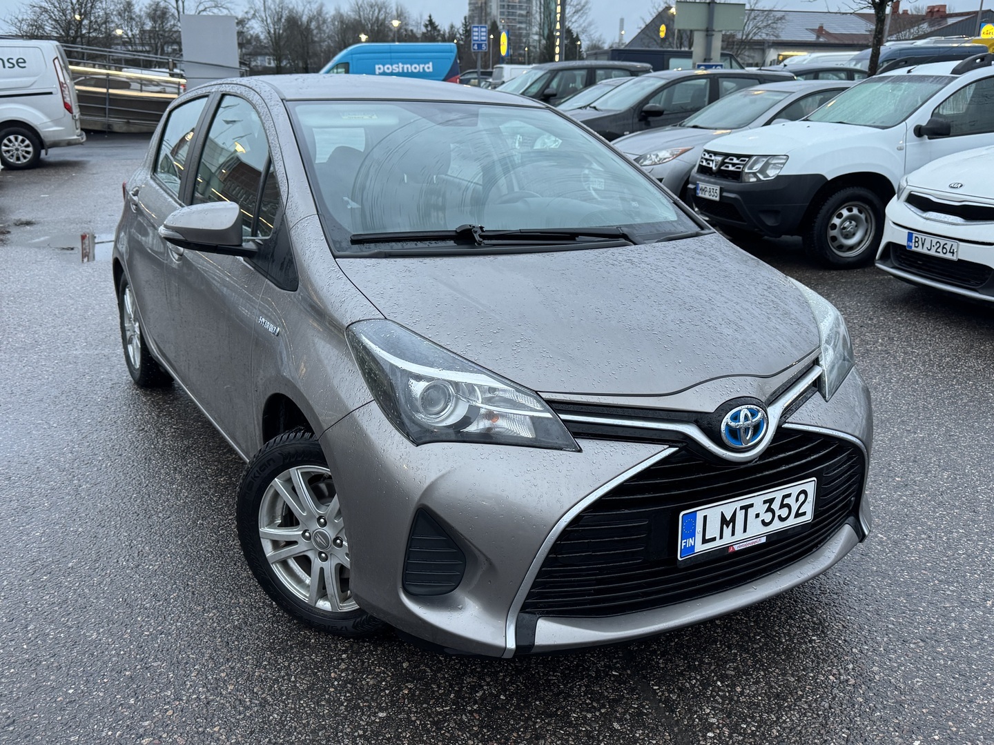 TOYOTA Yaris 2015
