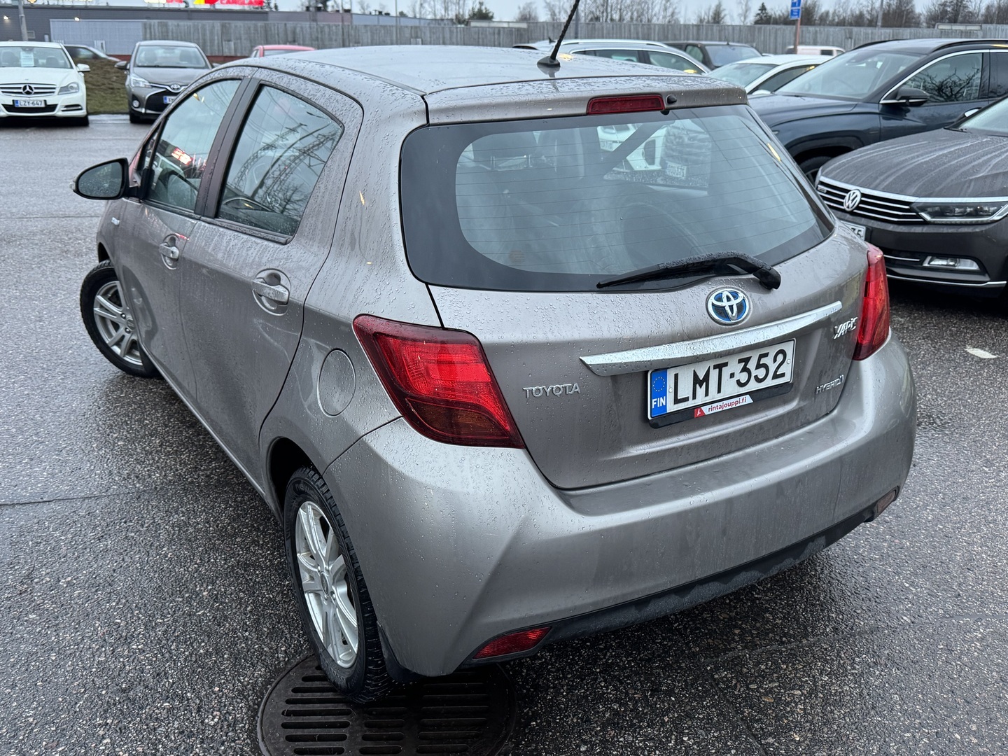 TOYOTA Yaris 2015