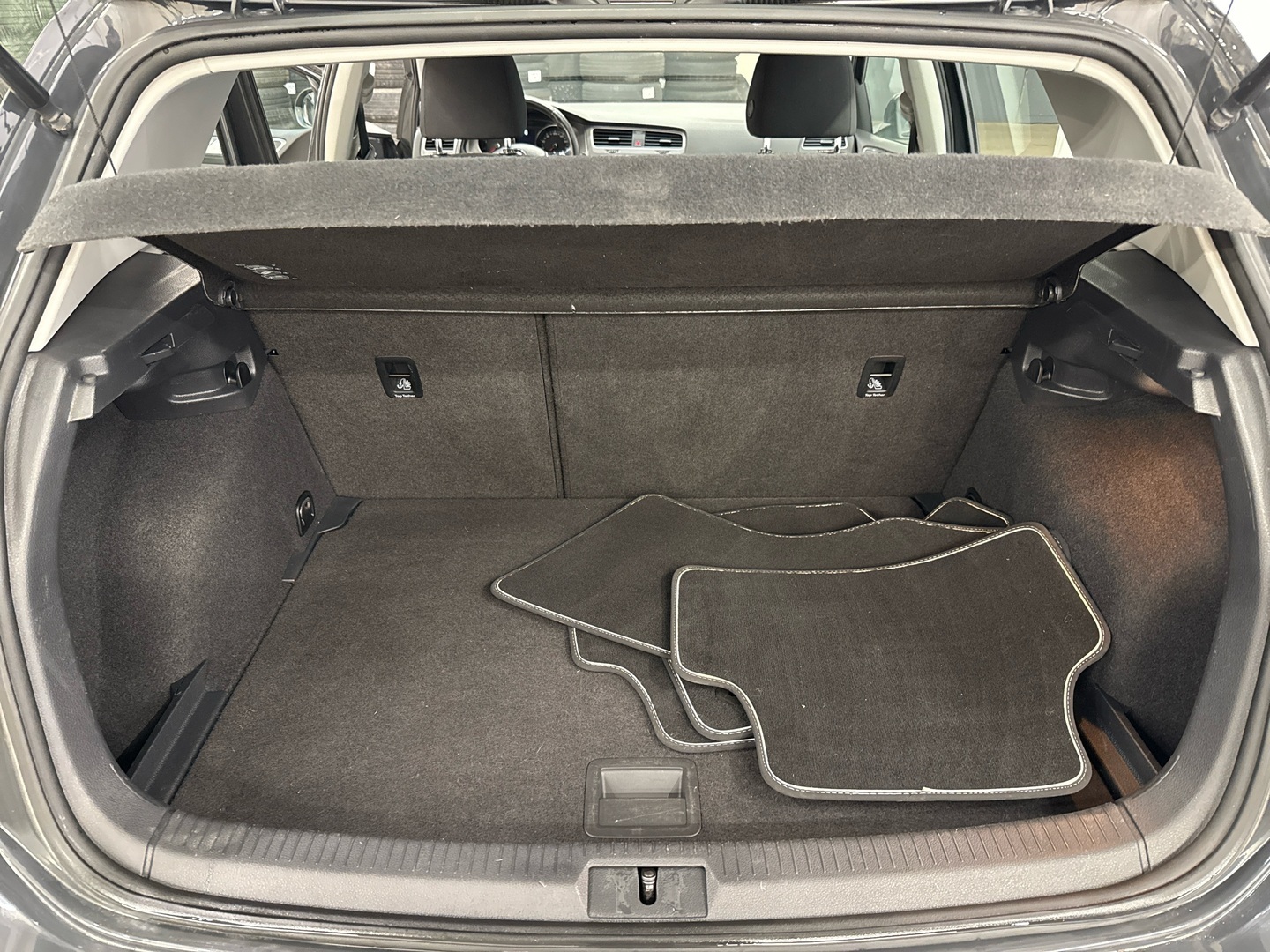 VOLKSWAGEN Golf 2016