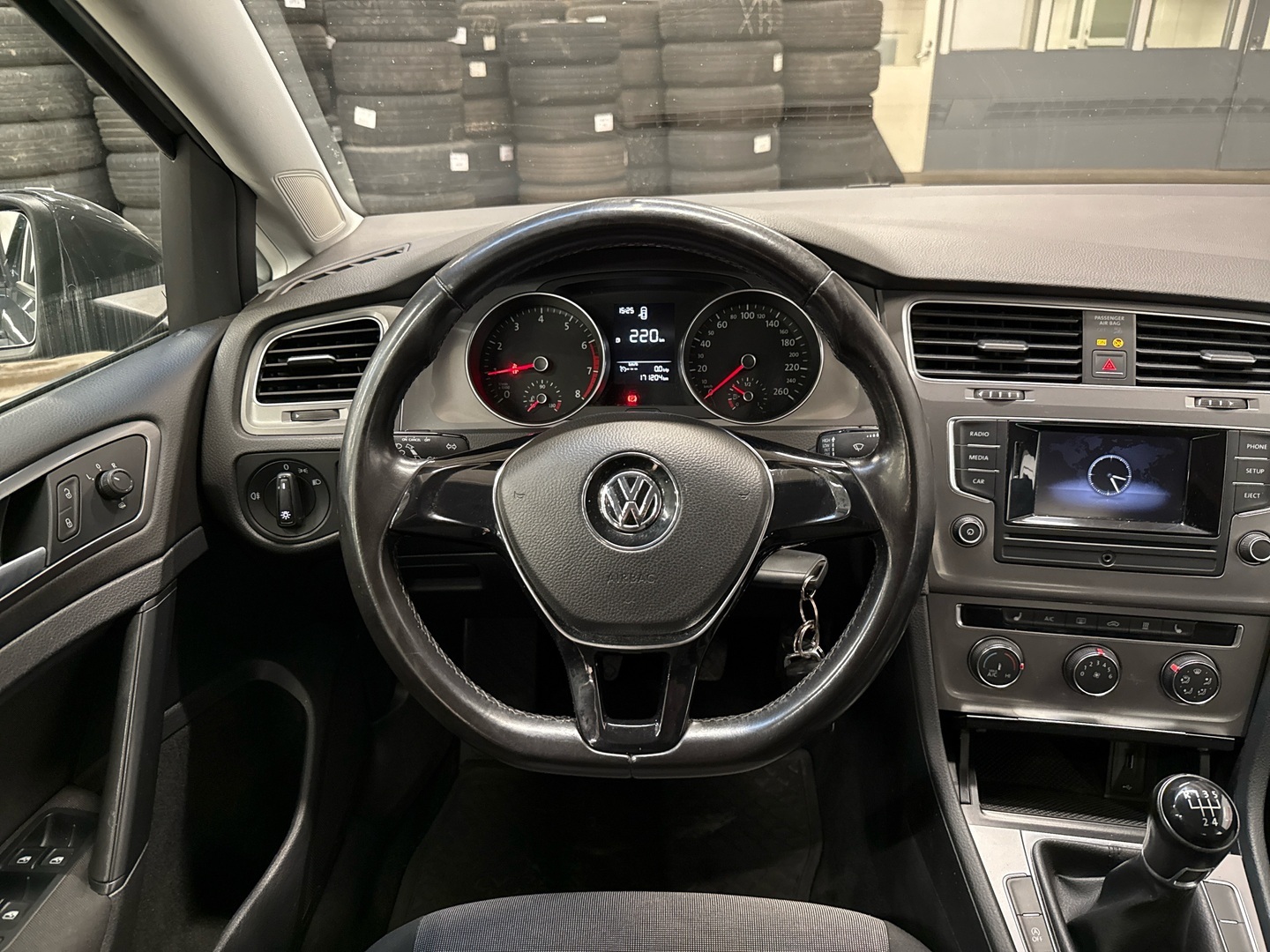 VOLKSWAGEN Golf 2016