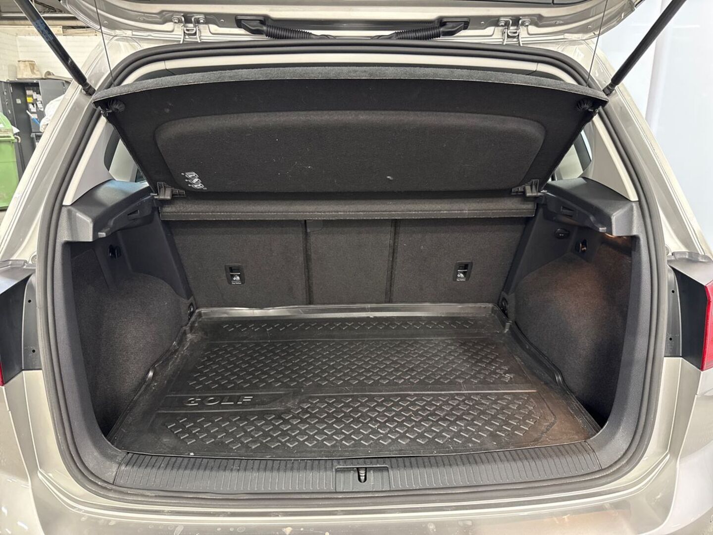 VOLKSWAGEN Golf Sportsvan 2017