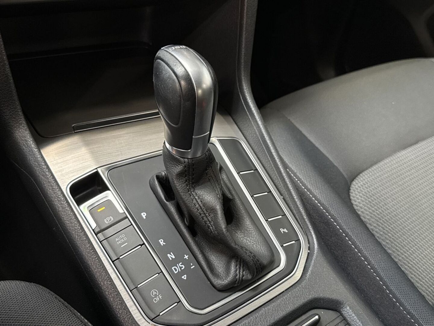 VOLKSWAGEN Golf Sportsvan 2017