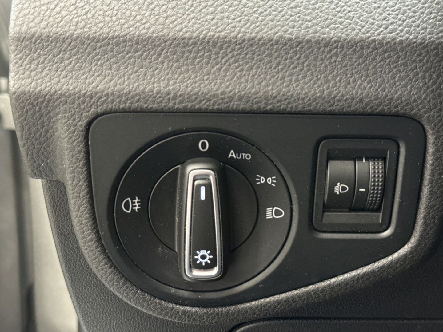 VOLKSWAGEN Golf Sportsvan 2017