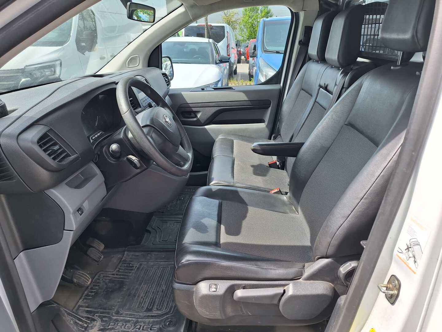 TOYOTA Proace 2017