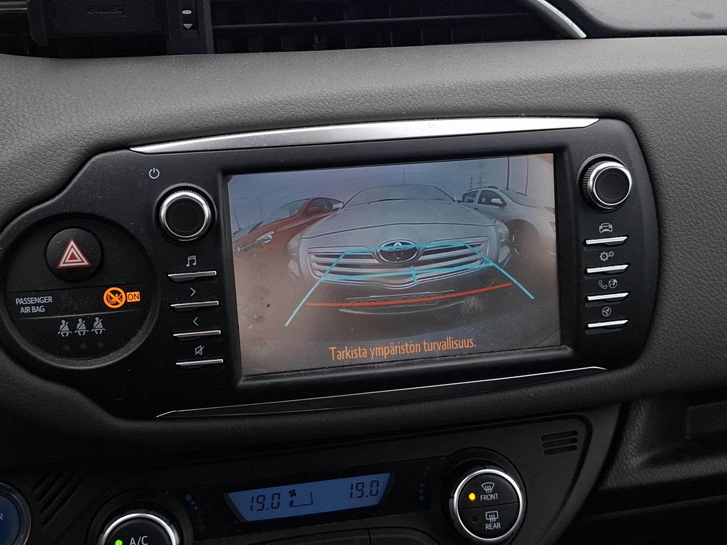 TOYOTA Yaris 2019