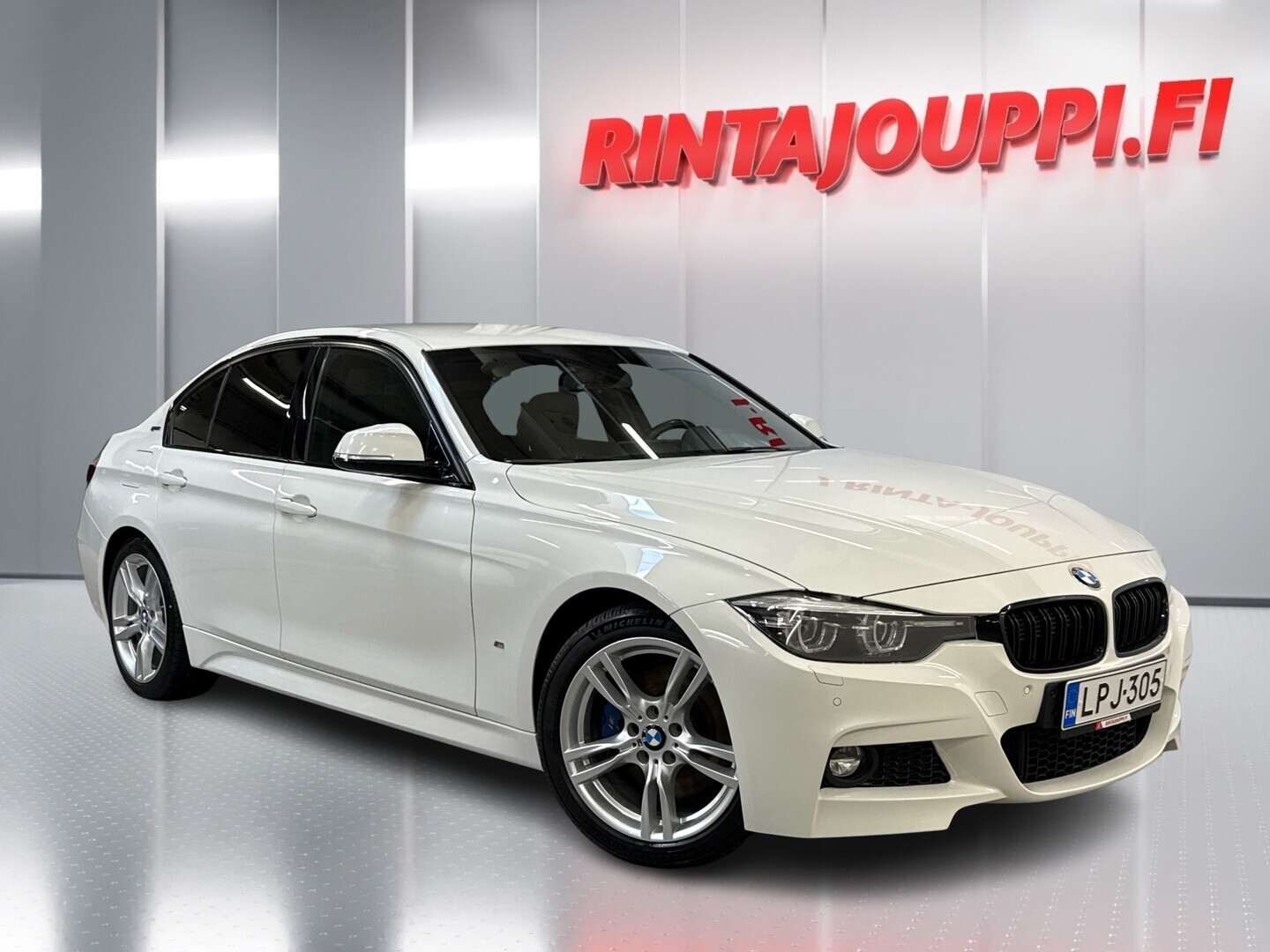 BMW 330 2018