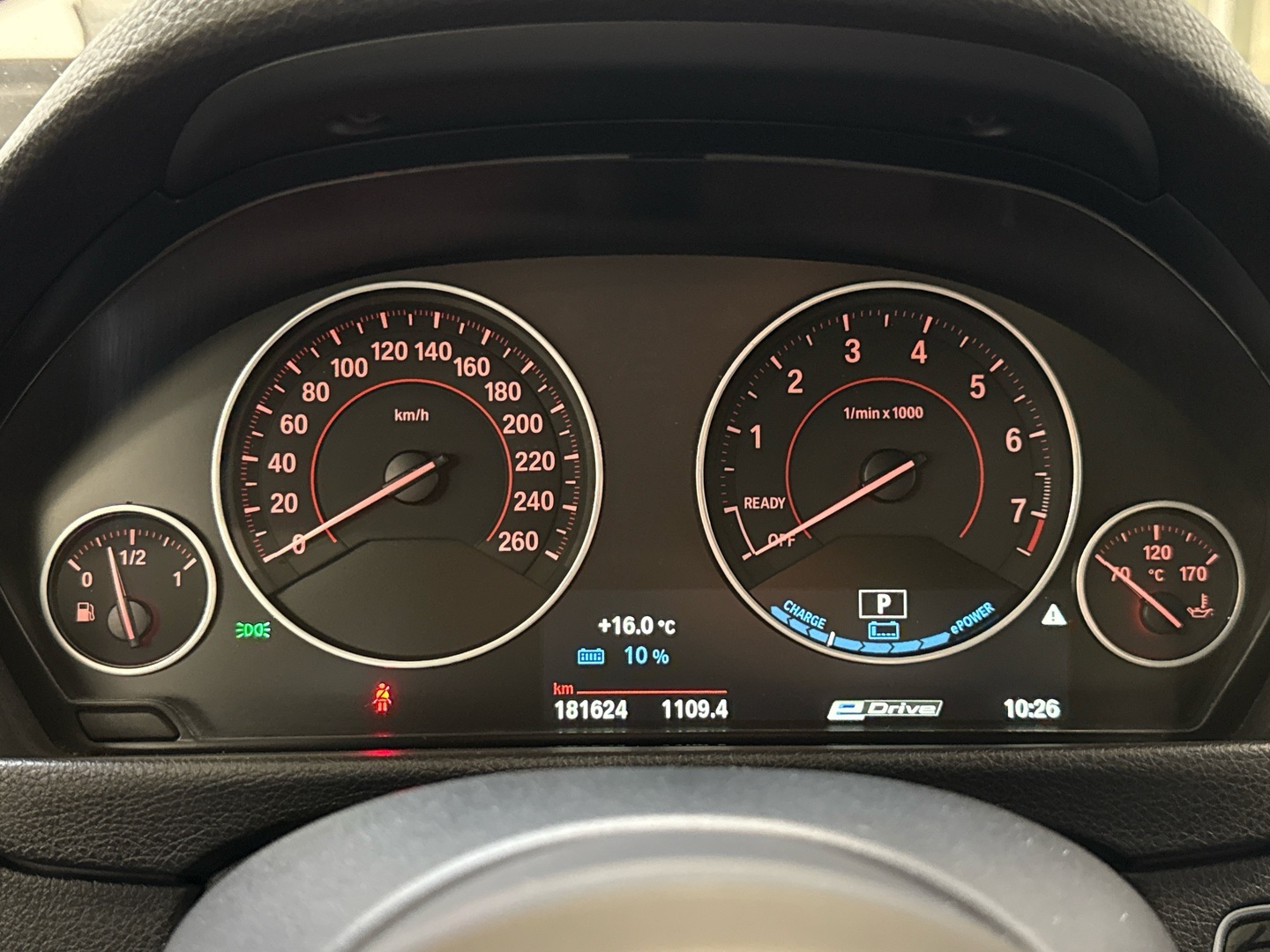 BMW 330 2018