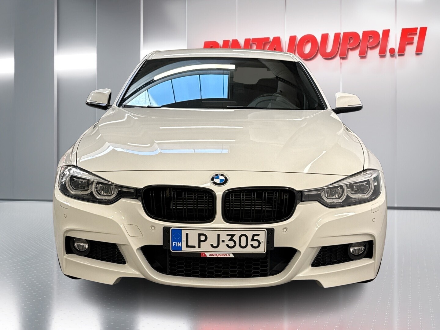 BMW 330 2018