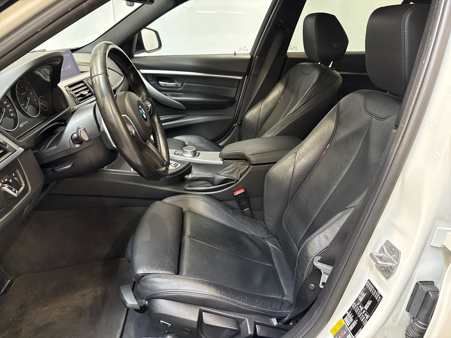 BMW 330 2018