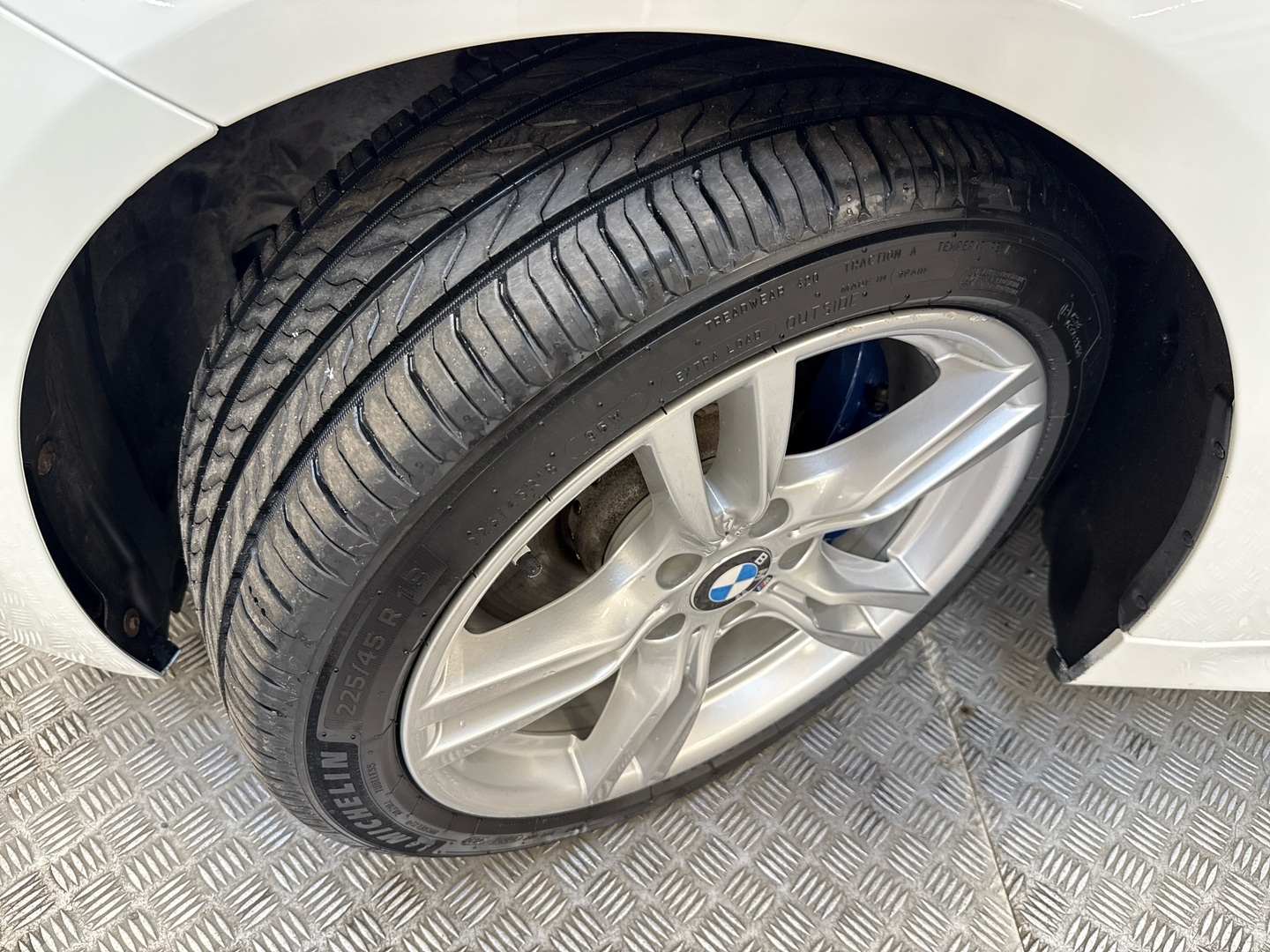 BMW 330 2018