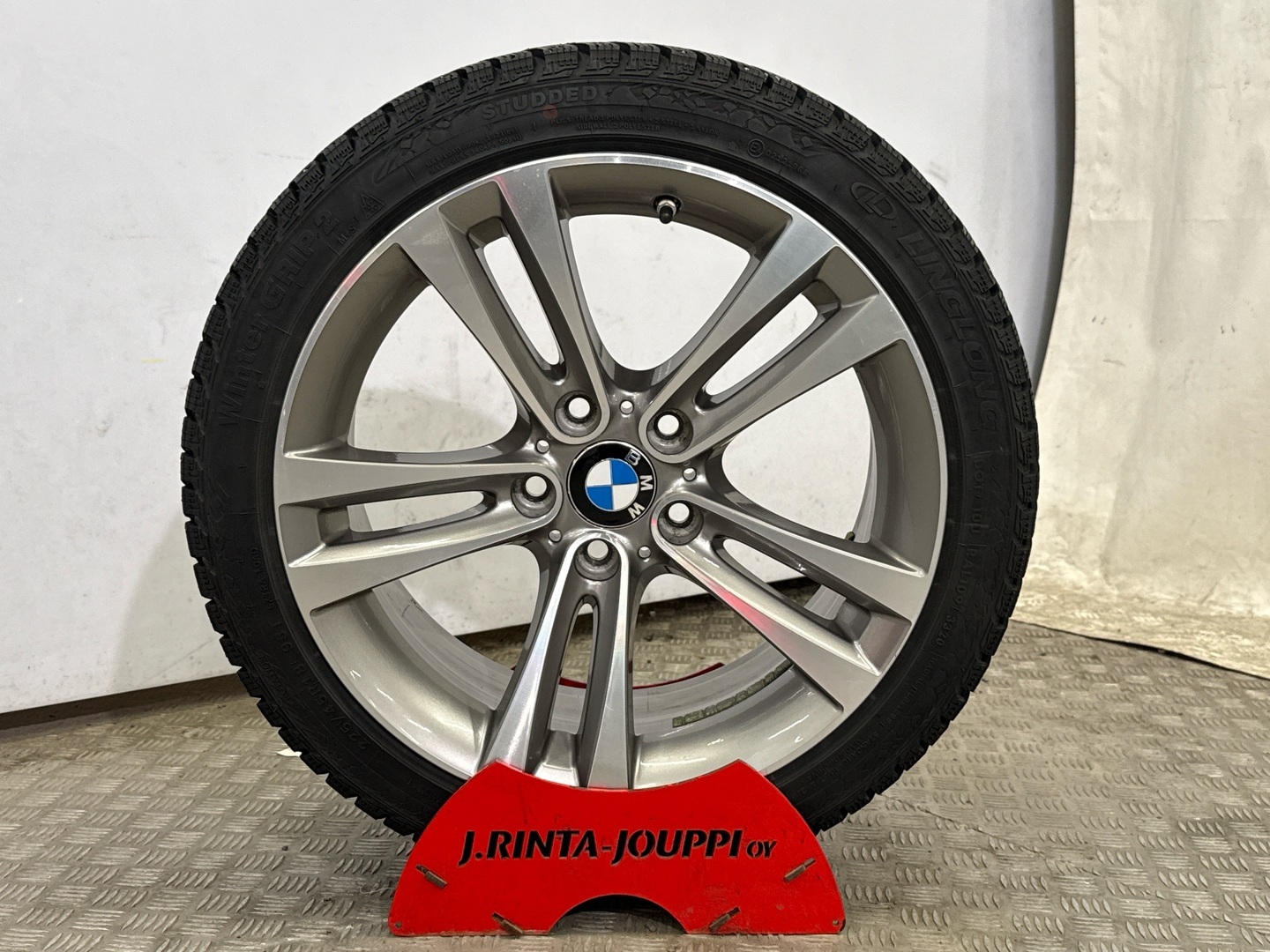 BMW 330 2018