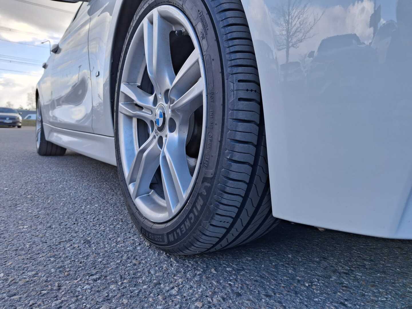 BMW 330 2018