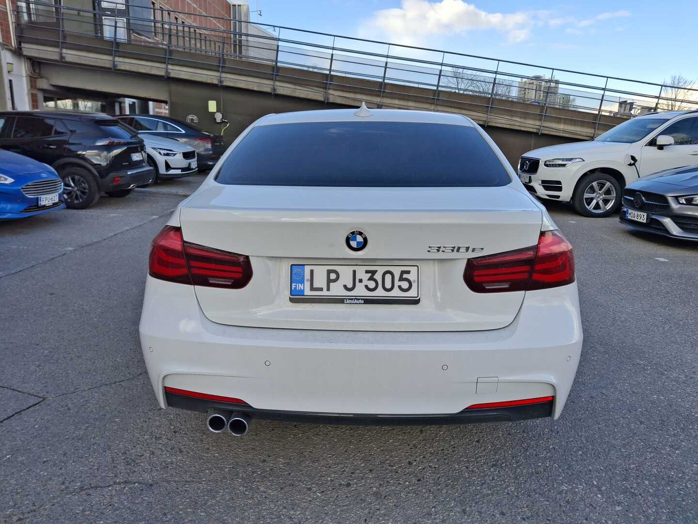 BMW 330 2018