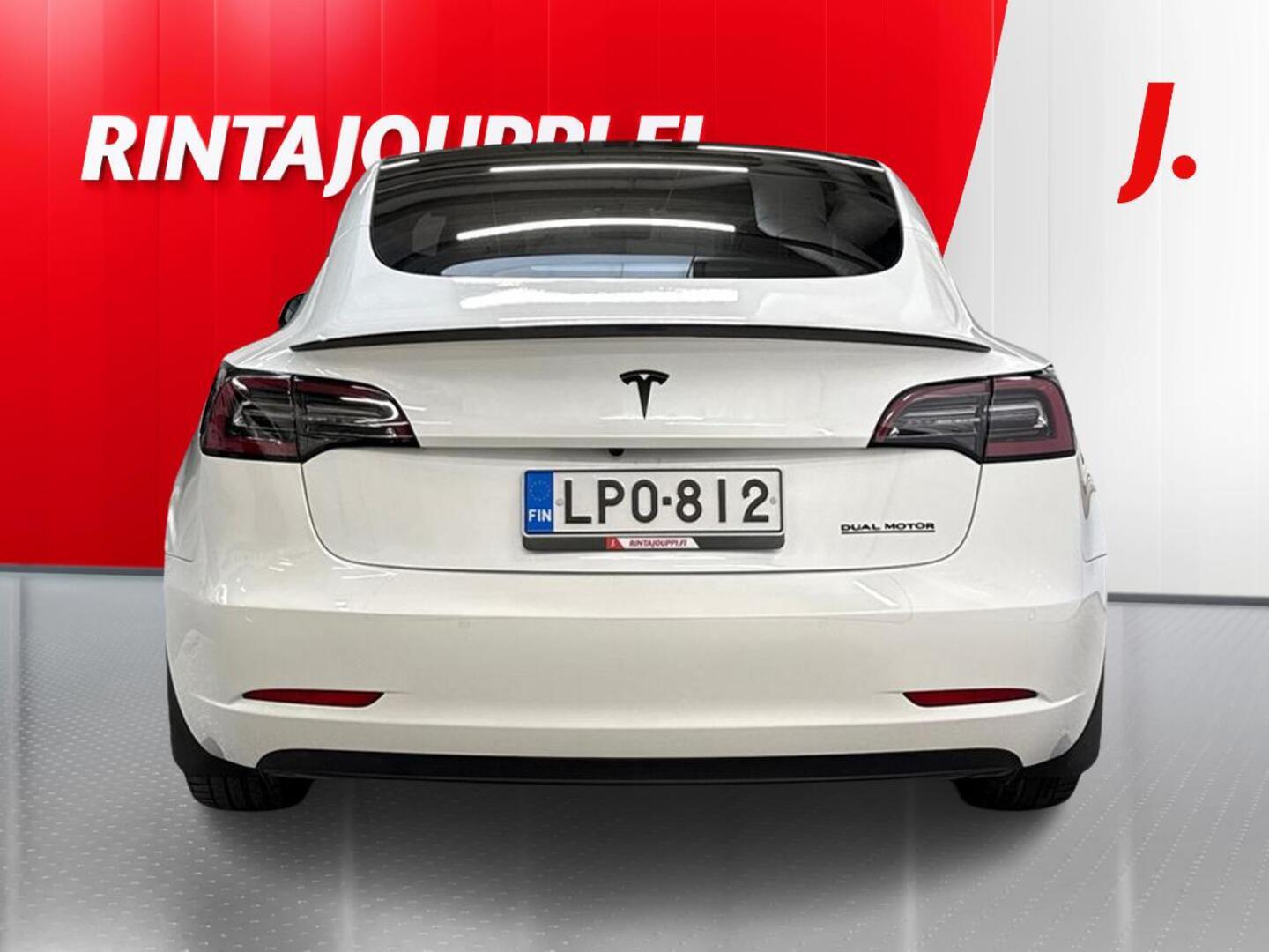 TESLA Model 3 2021