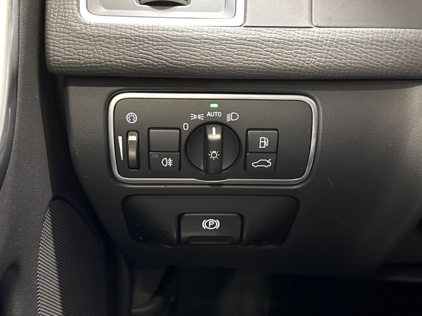 VOLVO XC60 2017