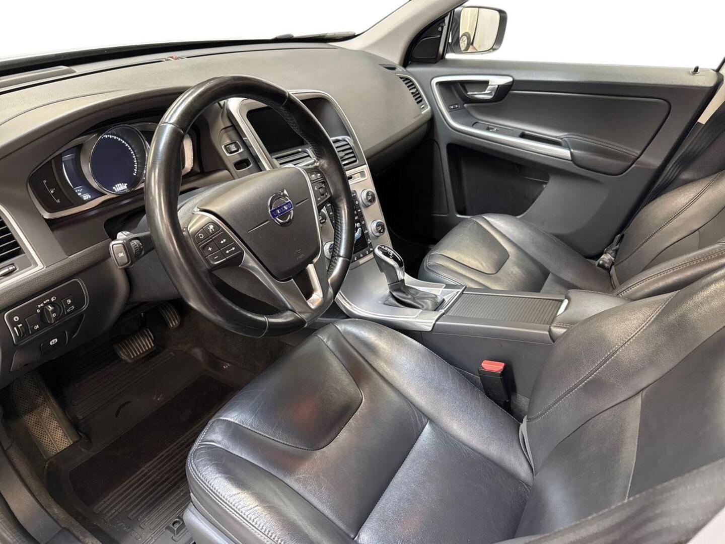 VOLVO XC60 2017