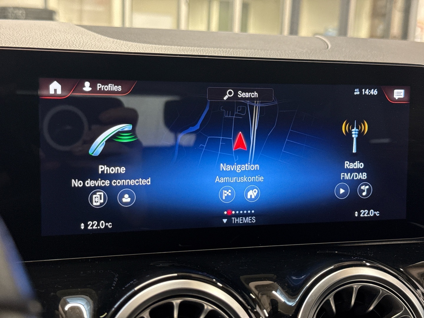 MERCEDES-BENZ EQA 2022