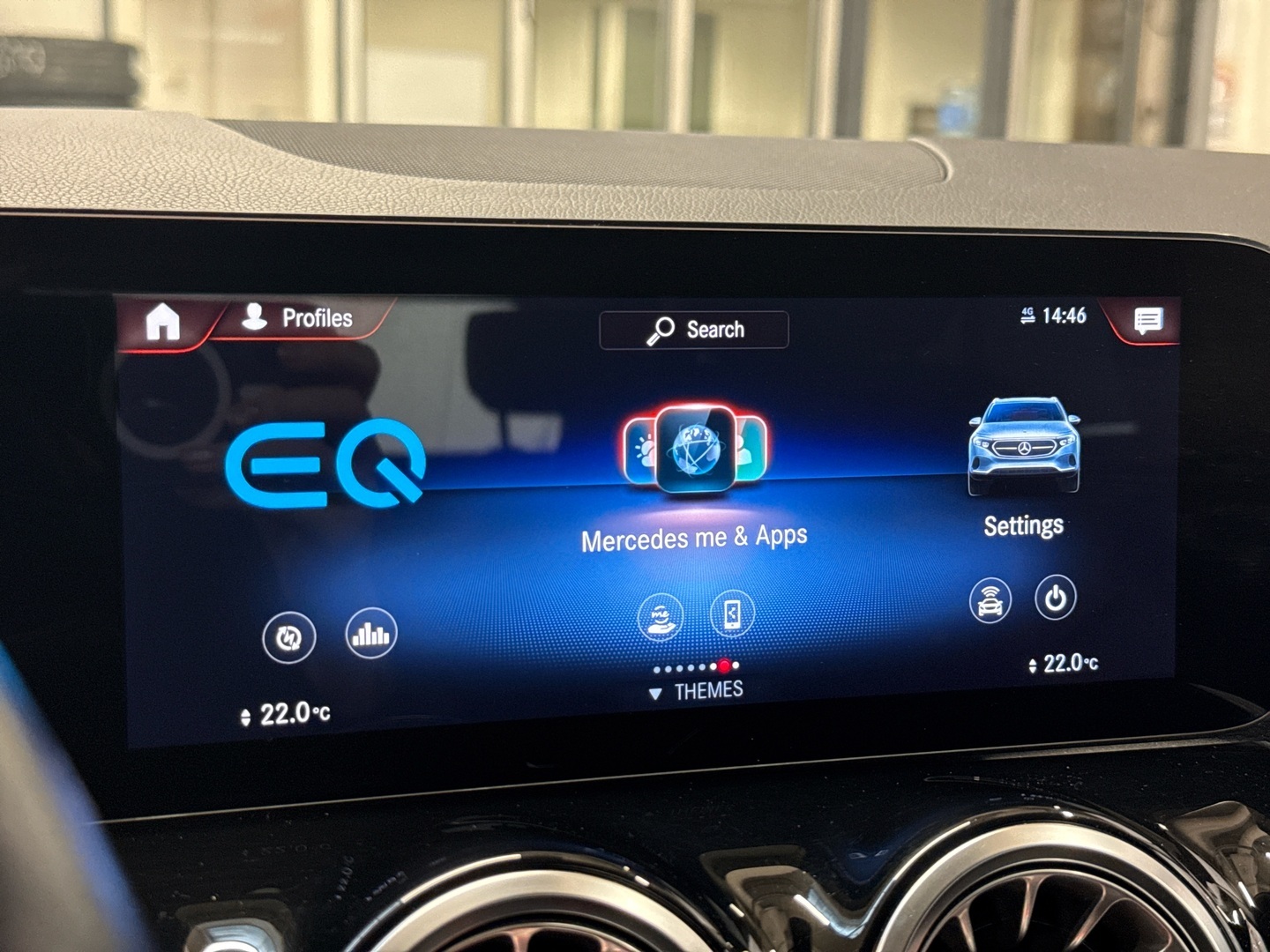 MERCEDES-BENZ EQA 2022