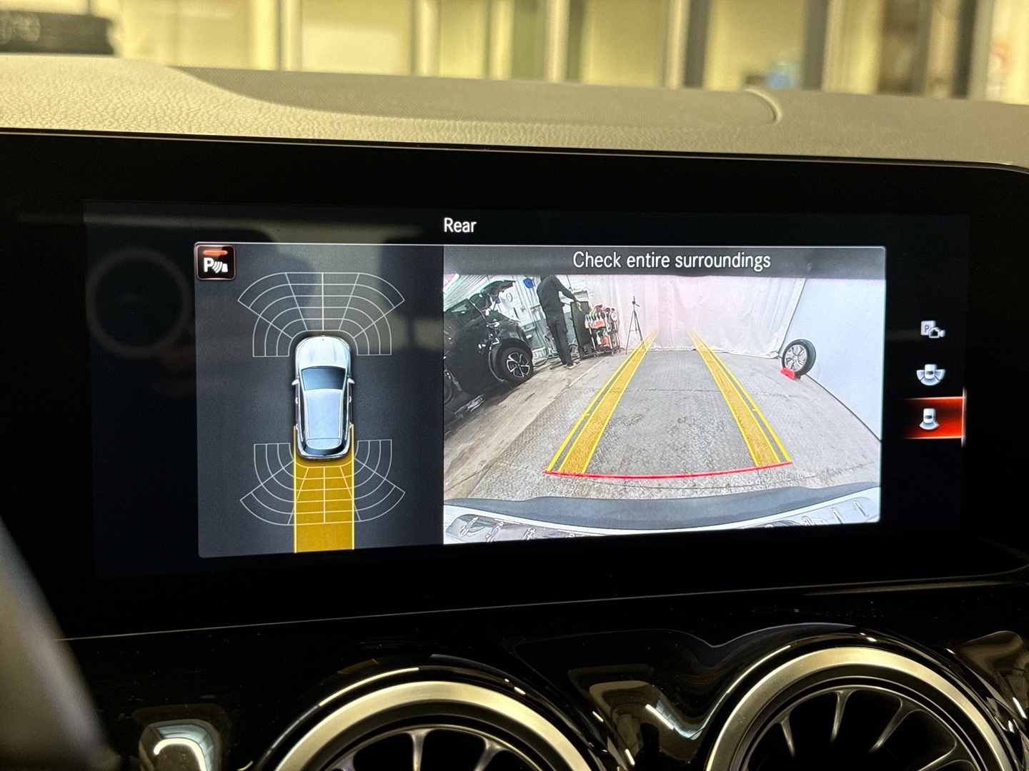 MERCEDES-BENZ EQA 2022