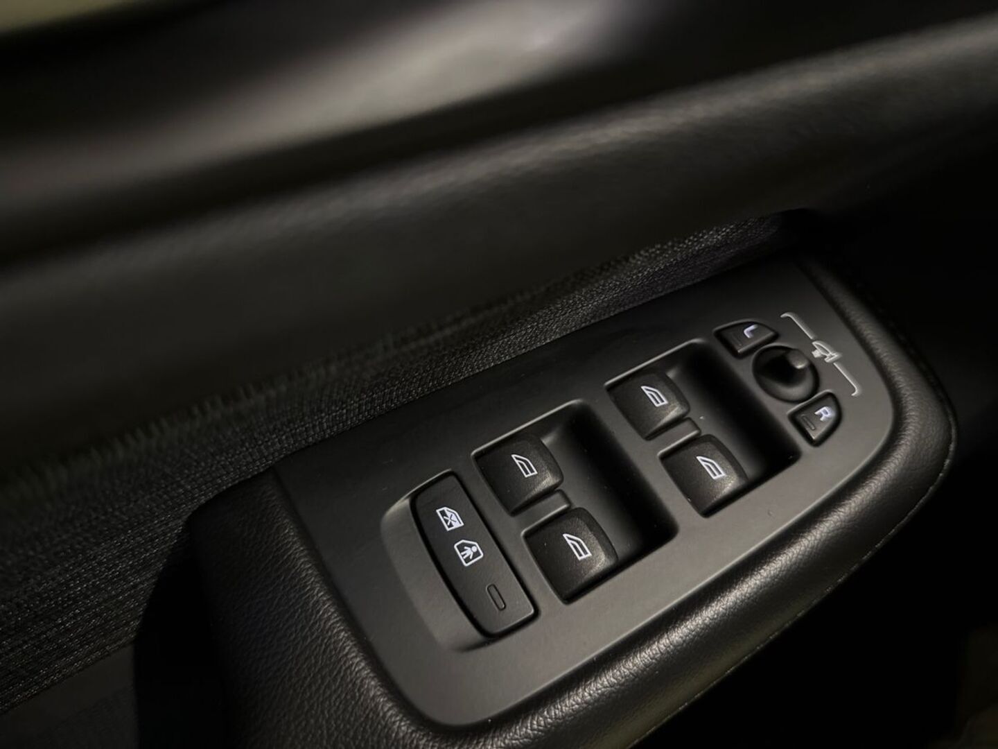 VOLVO V60 2022