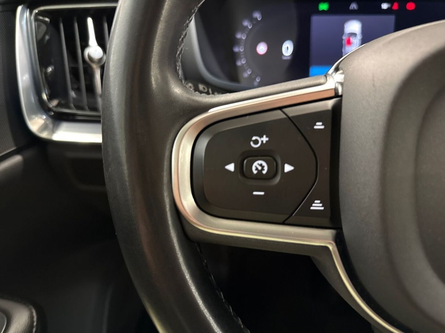 VOLVO V60 2022